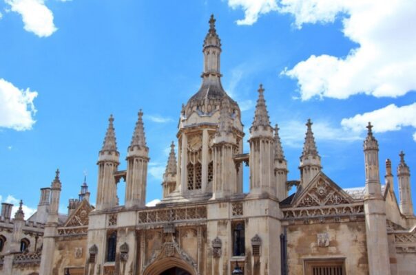 24年英國留學 | 世界大學排名更新啦！哪些英國大學同時進入四大排名榜Top50
